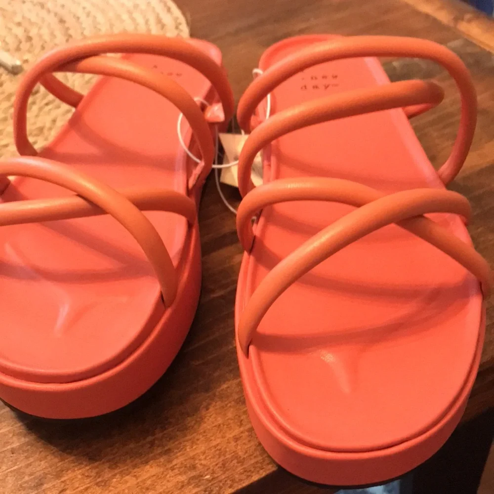 Sandles - Picture 4 of 6